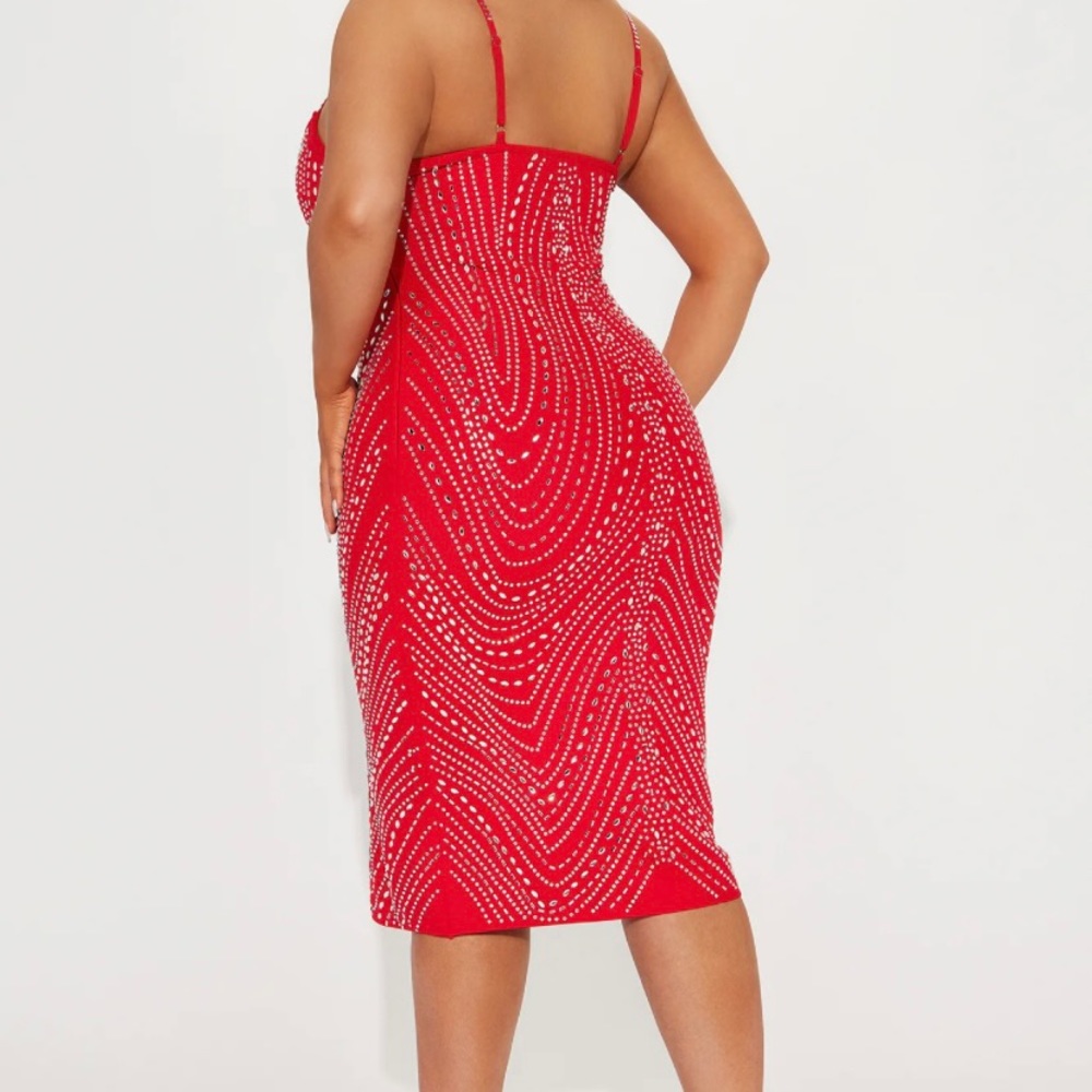 Plus size embellished dress - Picture 2 of 3